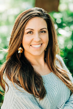 Load image into Gallery viewer, Golden Tulip Earrings