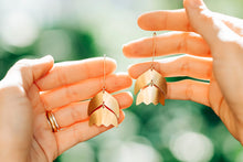 Load image into Gallery viewer, Golden Tulip Earrings