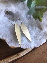 Load image into Gallery viewer, Petal Earrings